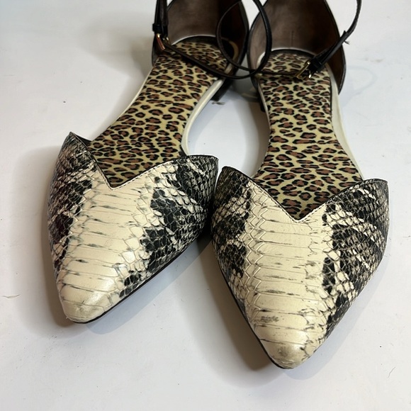 Tory Burch | V-cut Ankle Strap Python Sandal Snake Print - Picture 2 of 6